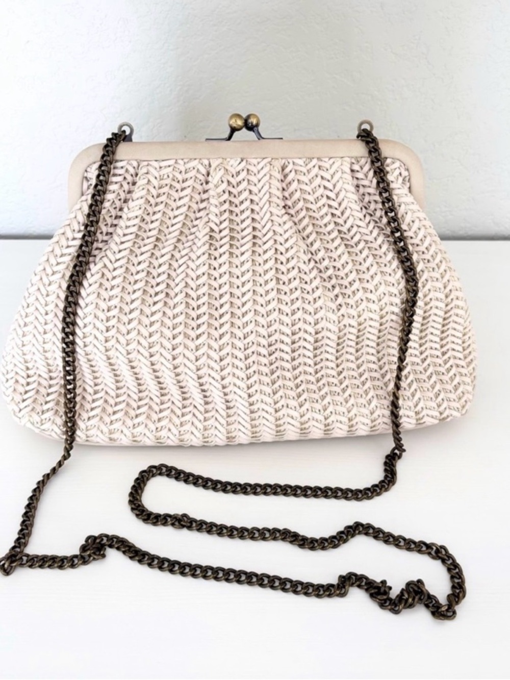 UNIVERSAL THREAD Woven Crossbody Kisslock Purse